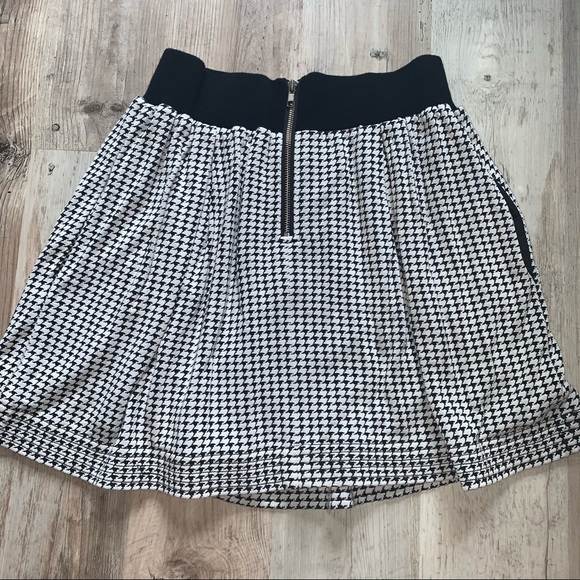 La Rok Houndstooth Skirt - Picture 4 of 8